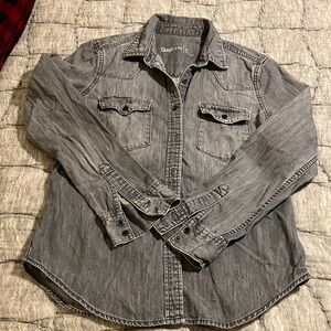 GAP Women’s gray Button-Up Denim Shirt